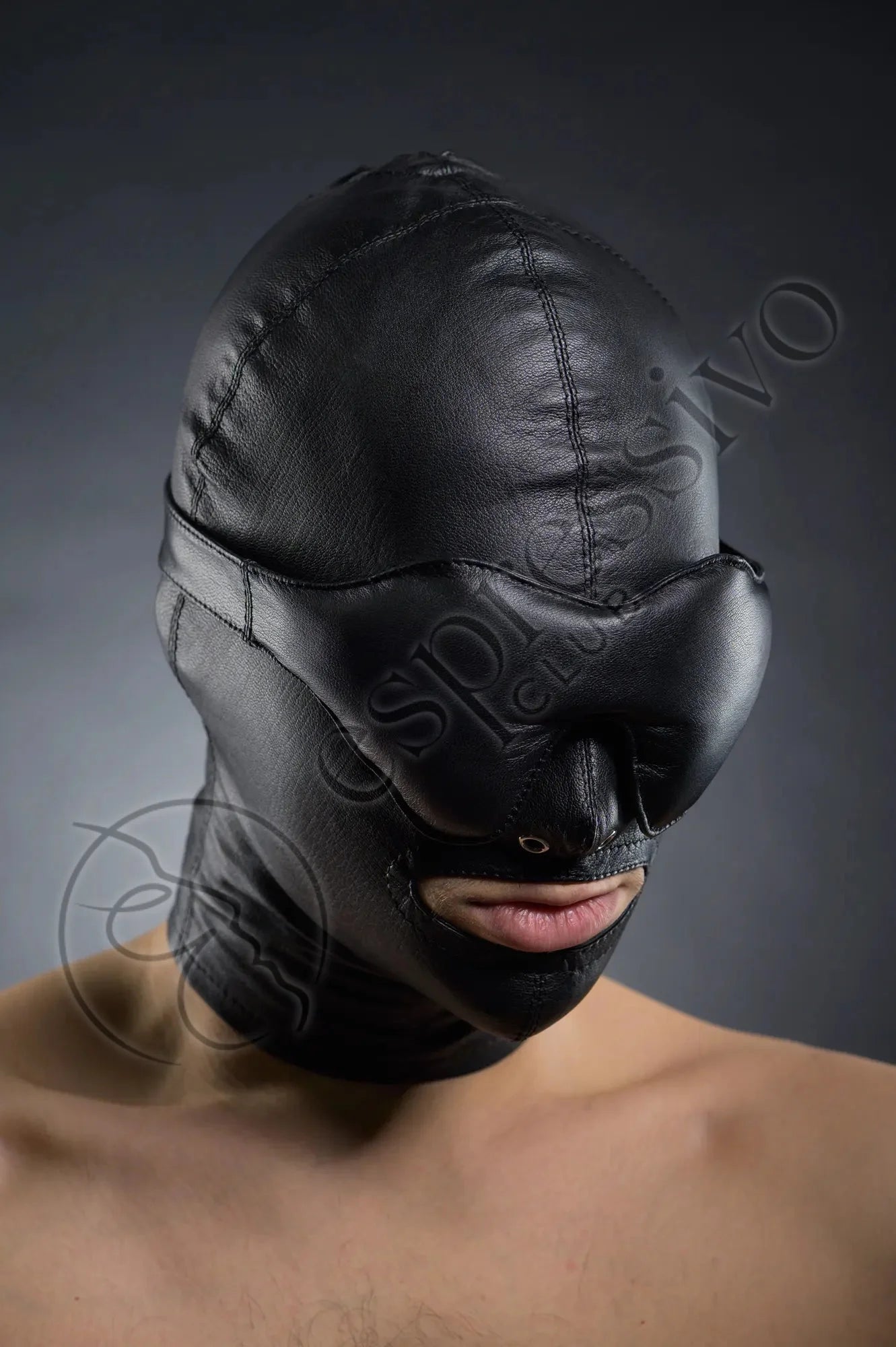 http://www.espressivoclub.com/cdn/shop/products/real-leather-bondage-set-of-tight-bdsm-hood-blindfold-muffle-gag-masks-568.webp?v=1663073308